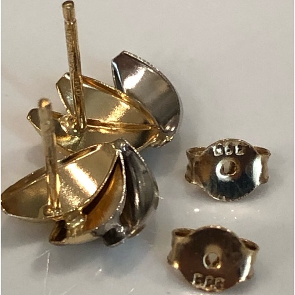 14k two tone yellow gold leaf shaped earrings. - Picture 4 of 4